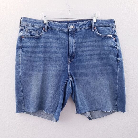 Old Navy Plus Size High Waisted O.G. Straight Cut-Off 9iBermuda Shorts Size 22 - Picture 5 of 10